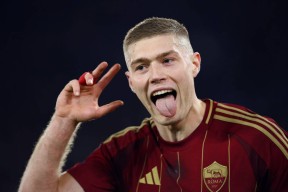 爱游戏体育入口-转会期英超焦点战，毕尔巴鄂竞技远射贴柱，引发热议，身体对抗强度拉满(巴萨vs毕尔巴鄂竞技)