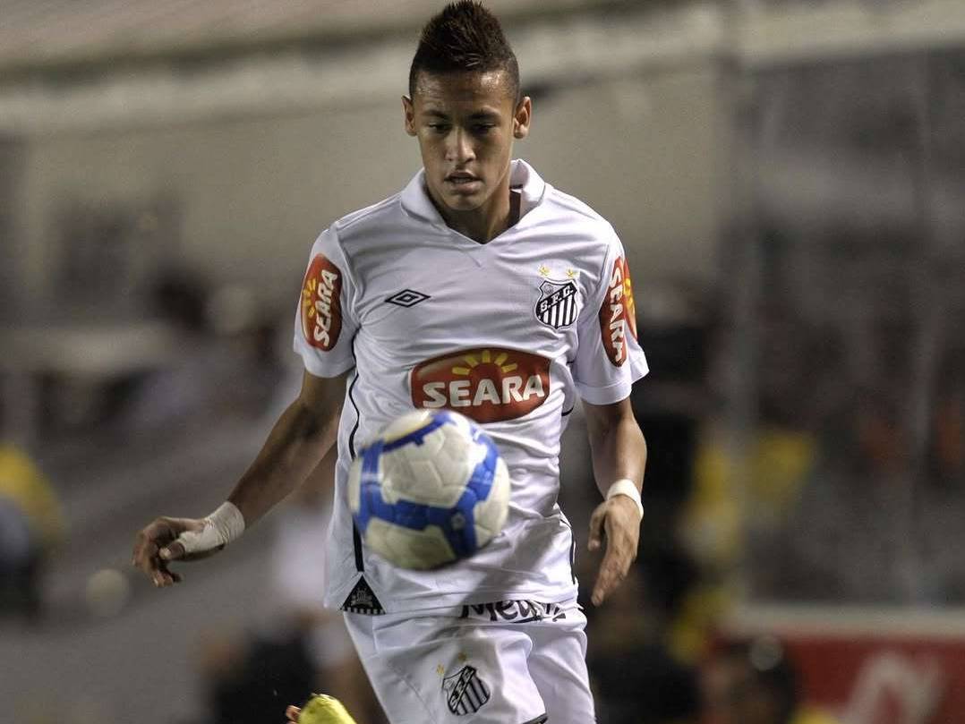 内马尔连续十五场比赛得分超过险胜，瑞士队不断突破！再创辉煌时刻(内马尔高清剪辑素材)