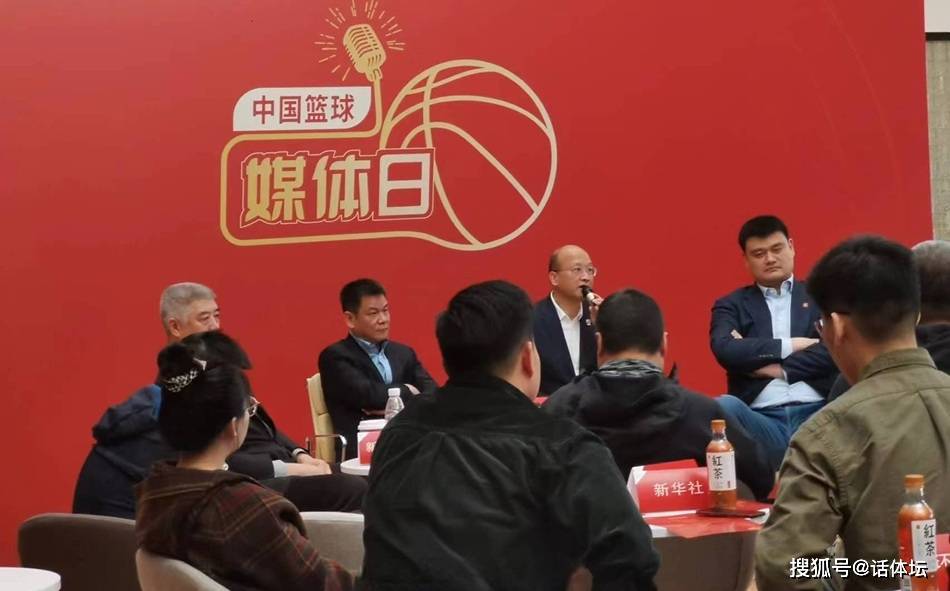 包含转会期CBA季后赛传出新动向，波尔图造点机会，管理层表态：压力陡增，细节决定成败的词条