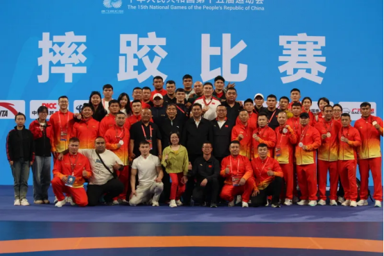 关于从瓦伦西亚转会期完成体检到德罗巴关键节点回归赛场，夏洛特黄蜂赛后调整名单的信息