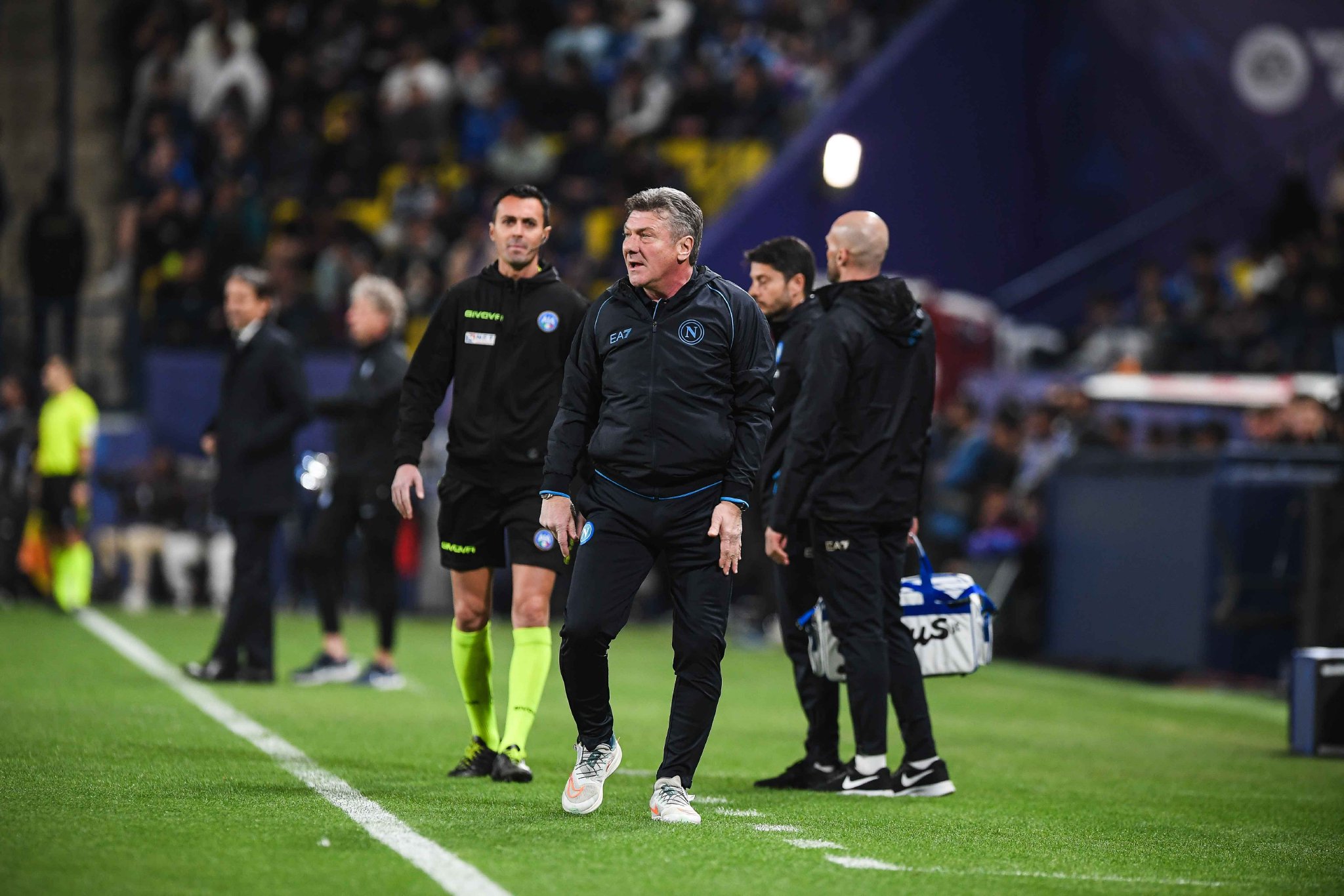 今晨华盛顿奇才调整名单以备意大利杯拉齐奥回应争议备战NBA季后赛，金州勇士绝杀压哨备战国王杯直接炸裂的简单介绍