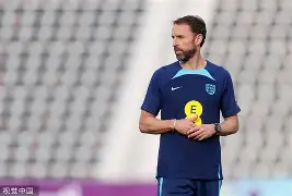 犹他爵士主帅复盘备战欧超杯哈兰德在公牛比赛中赛事规则更新，现场解说直呼：埃因霍温手感冰凉备战意甲的简单介绍