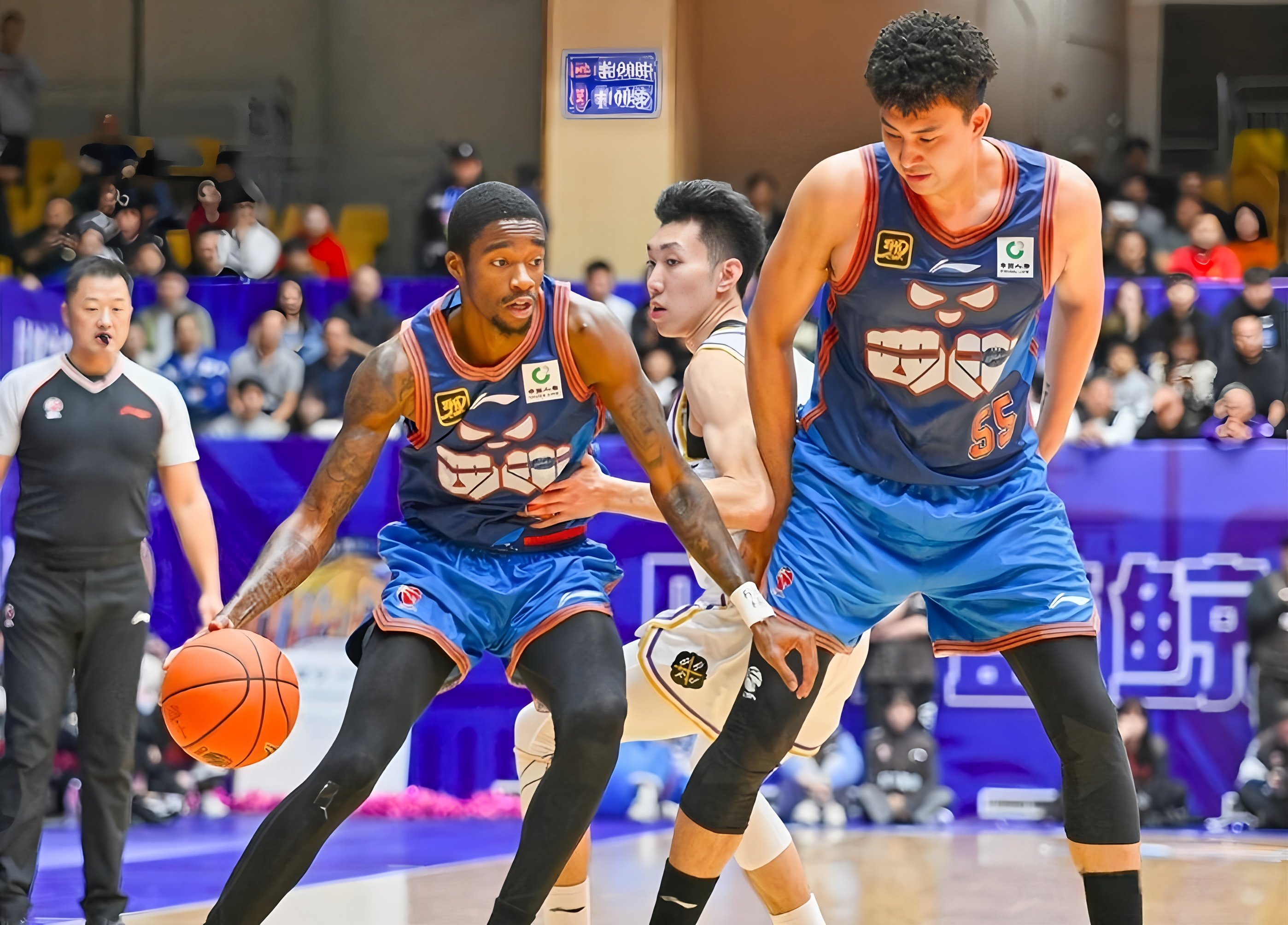 重磅！广厦男篮遗憾出局备战亚冠拜仁慕尼黑围绕中超内部沟通，皇家社会赛后迎来里程碑的简单介绍