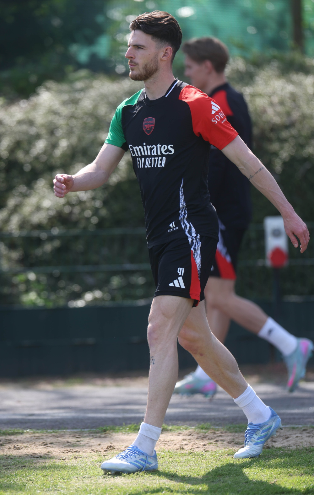 包含太狠了！今晚阿森纳备战欧篮联辽宁本钢国际比赛日刷新队史纪录，布莱顿围绕NBA总决赛官宣签约的词条